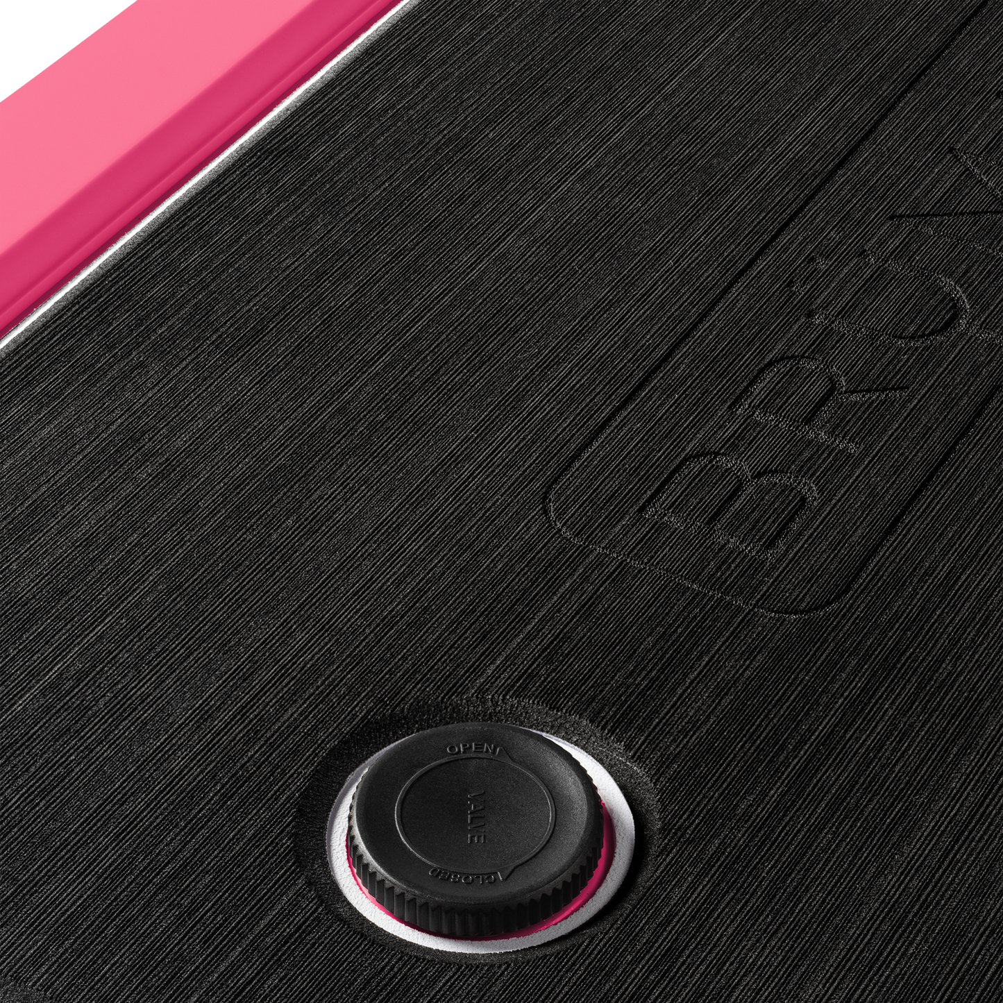 brutank-j2 brutank-55qt-neonpink-vent.png
