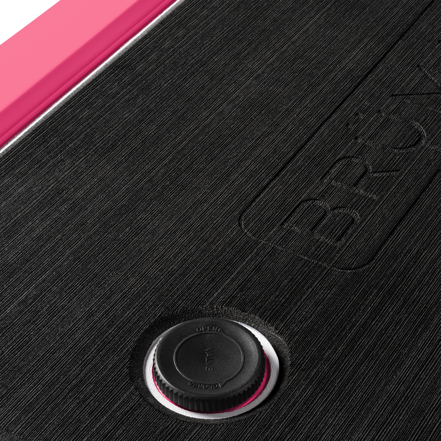 brutank-j2 brutank-55qt-neonpink-vent.png